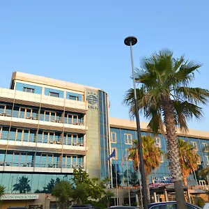 https://vlora-international.albaniahotels.org